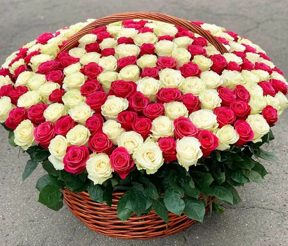 Վարդերով ծաղկային կոմպոզիցիա (175 հատ) MariEll Flowers