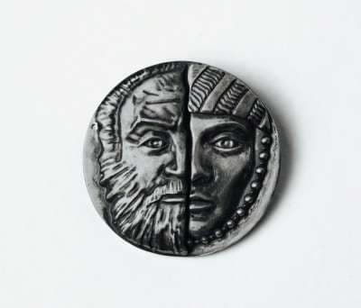 Կրծքազարդ Փարաջանով