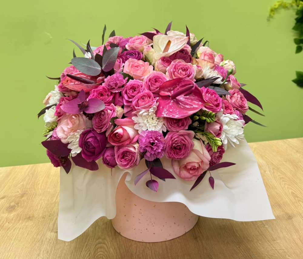 Ծաղկային կոմպոզիցիա «Blooming Elegance»