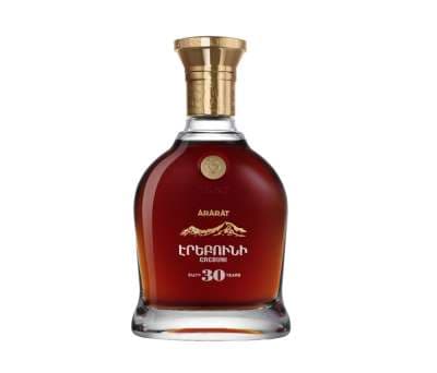 Կոնյակ ԱՐԱՐԱՏ Էրեբունի 30 տարվա հնեցման 0.7լ